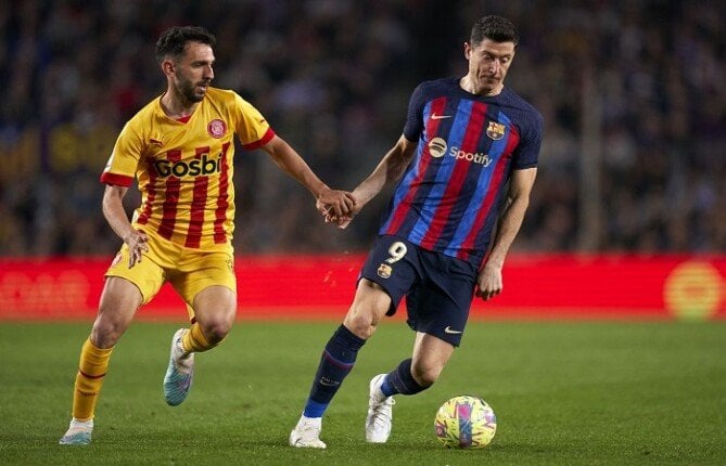 موعد مباراة برشلونة وجيرونا في الدوري الإسباني والقنوات الناقلة والمعلق