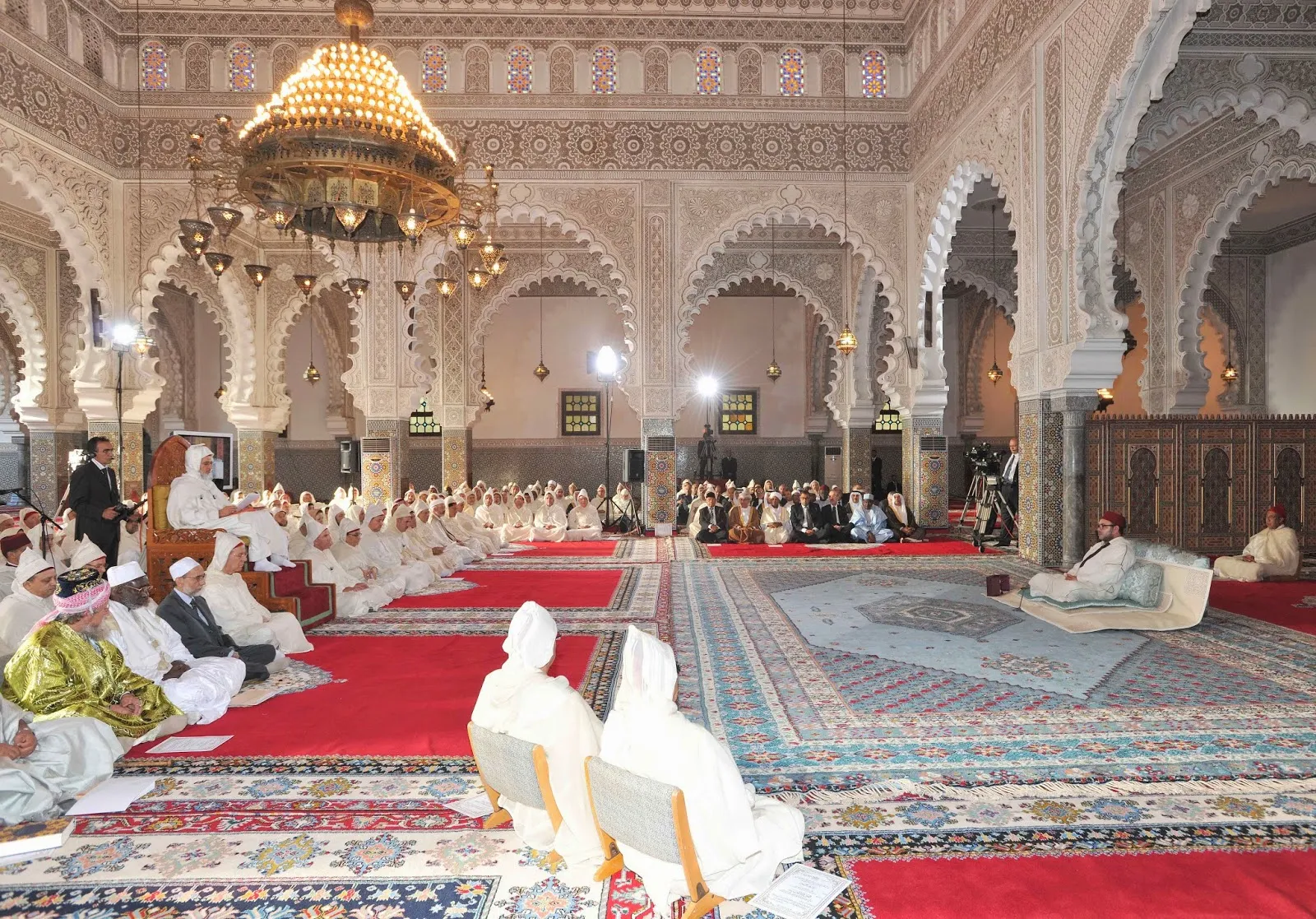 وزارة الشؤون الإسلامية والاستئناف توضح من هم منسوبي المساجد في السعودية؟.webp