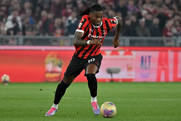 the milan player rafael leao dur.webp
