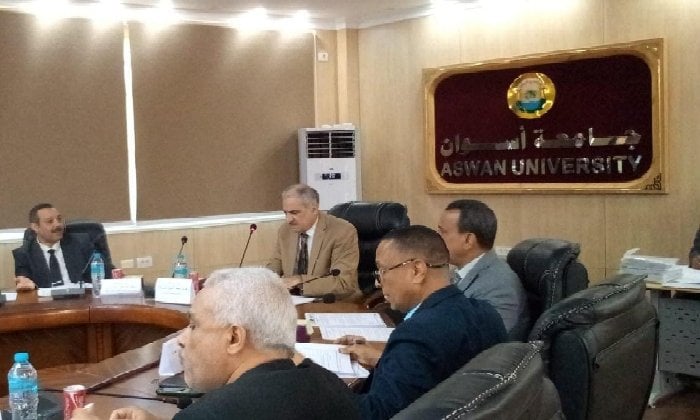 مجلس جامعة أسوان يناقش مستجدات العملية التعليمية ويدعم المبادرات الرئاسية