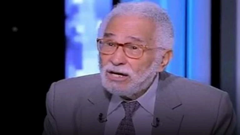 نجل عبد الرحمن أبو زهرة: والدي اعتزل الفن والظهور الإعلامي نهائيًا