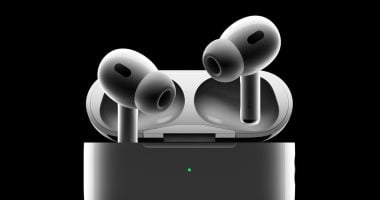 آبل تطلق تحديثًا تجريبيًا لسماعات AirPods Pro 2 وAirPods 4 يحسّن الصوت