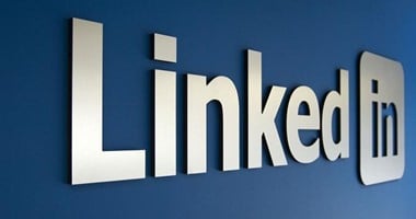 رئيس LinkedIn: مساعد الكتابة بالذكاء الاصطناعي “أقل شعبية مما توقعنا”