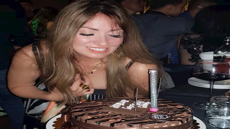 نرمين الفقي تحتفل بعيد ميلادها.. وتعلق: عايزة أعيط من الفرحة (18 صورة)