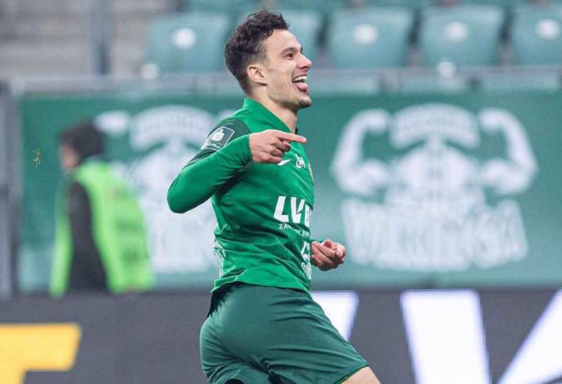 أبرز المعلومات والأرقام عن أسد الحملاوي هدف الأهلي والزمالك -