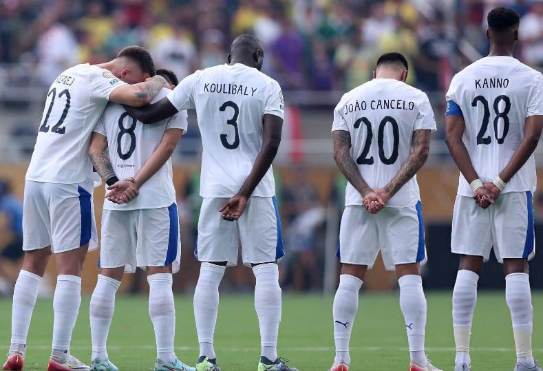 ياسين بونو: نيفيز وكانسيلو تأثرا كثيرًا بوفاة جوتا.. لم ننم ليلة مباراة فلومينينسي -