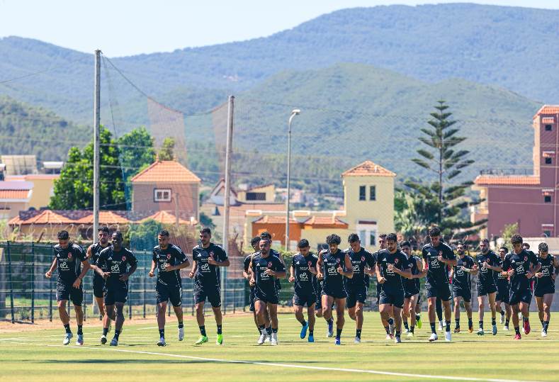 مران استشفائي للاعبي الأهلي في "الجيم" بمعسكر تونس -