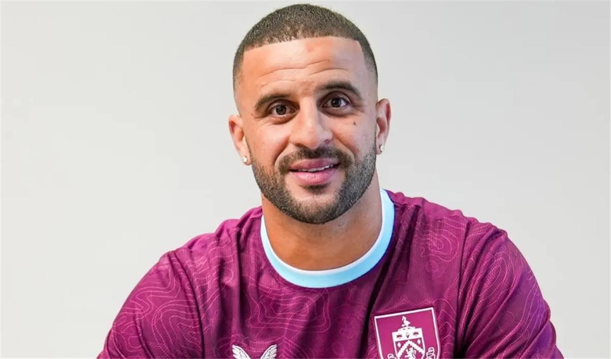 كايل ووكر ينتقل إلى بيرنلي