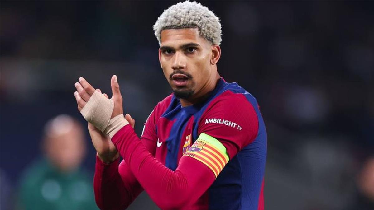 رونالد أراوخو لاعب برشلونة