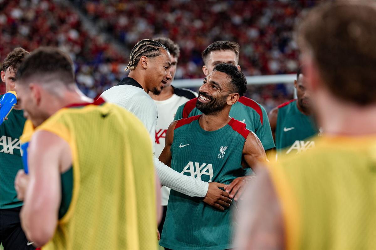 محمد صلاح وهوجو إيكتيكي