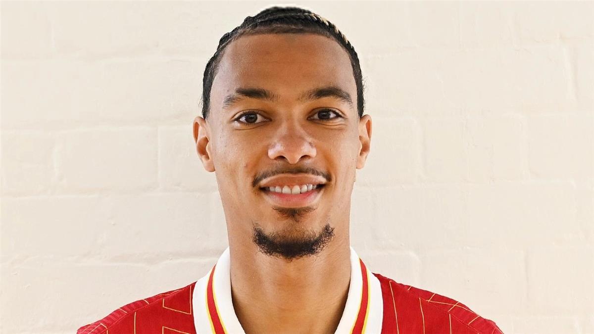 هوجو إيكتيكي لاعب ليفربول الجديد