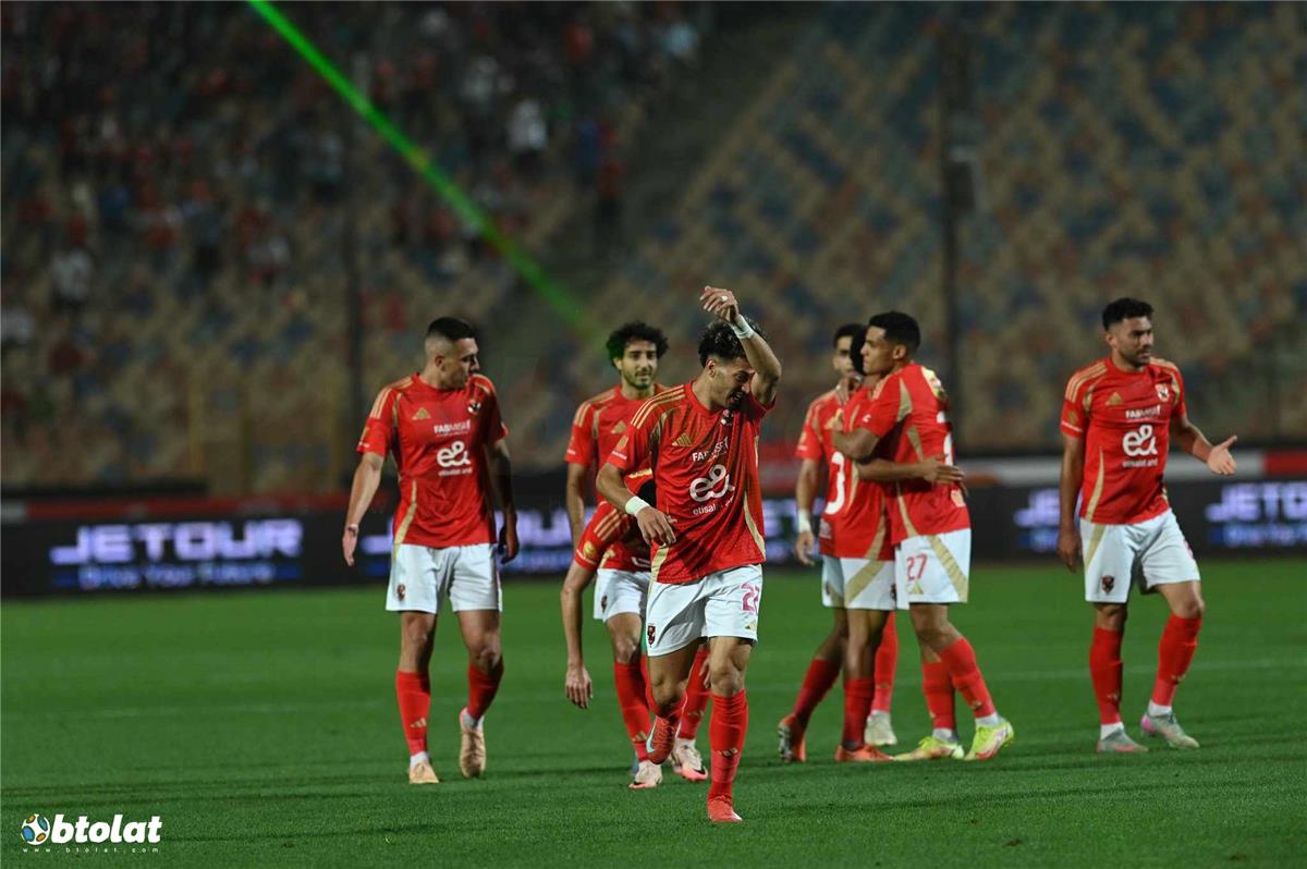 لاعبو الأهلي