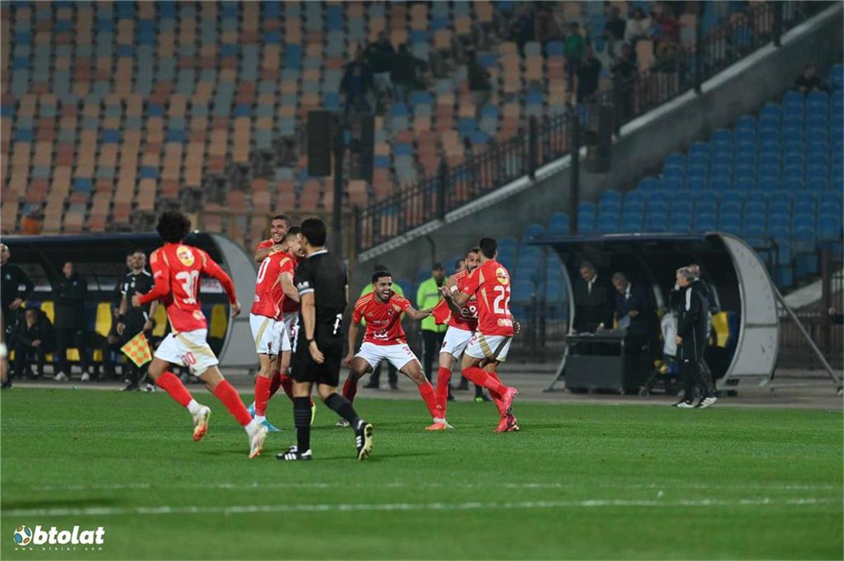 لاعبو الأهلي