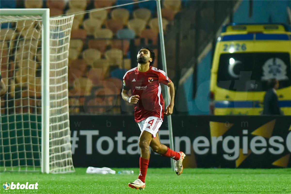 حسين الشحات لاعب الأهلي
