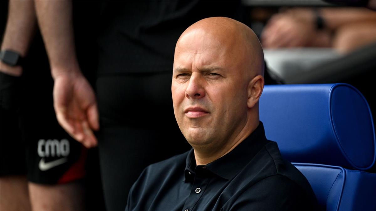 آرني سلوت مدرب ليفربول