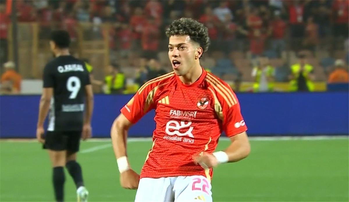 امام عاشور لاعب الأهلي