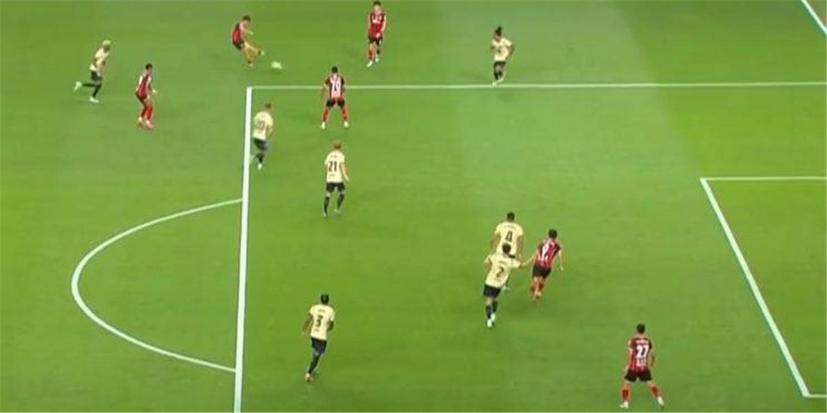 هدف سيول في مرمى برشلونة