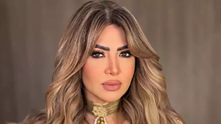 "ليلة سحرية".. لقاء سويدان تتألق بالأزرق في أحدث جلسة تصوير