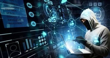 احذر التطبيقات المزيفة.. كيف تكتشفها قبل أن تخترق هاتفك؟