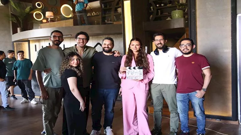 الصور الأولى من حكاية "بتوقيت 28" لـ هنادي مهنا وأحمد جمال سعيد