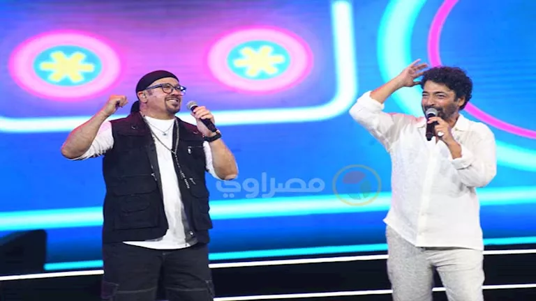 بالصور- بشرى وتوفيق عكاشة في حفل نجوم التسعينات فؤاد وحميد وهشام وإيهاب