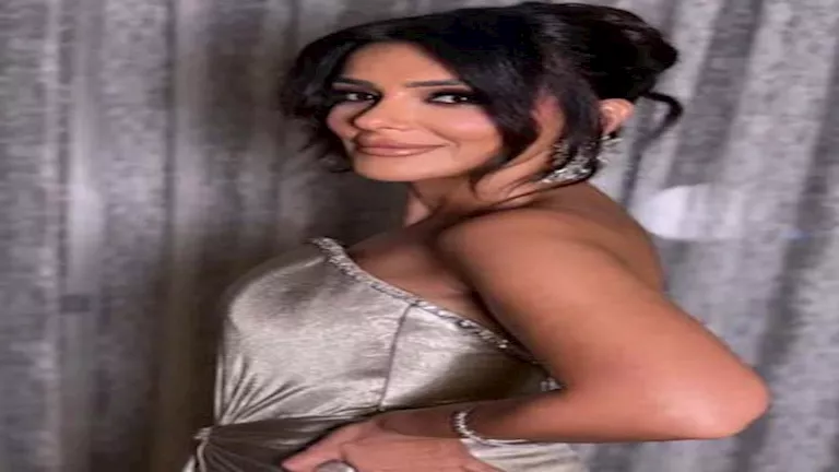 بصور جديدة من الحفل.. إنجي المقدم تهنئ المخرج رامي إمام بعد زفاف نجله