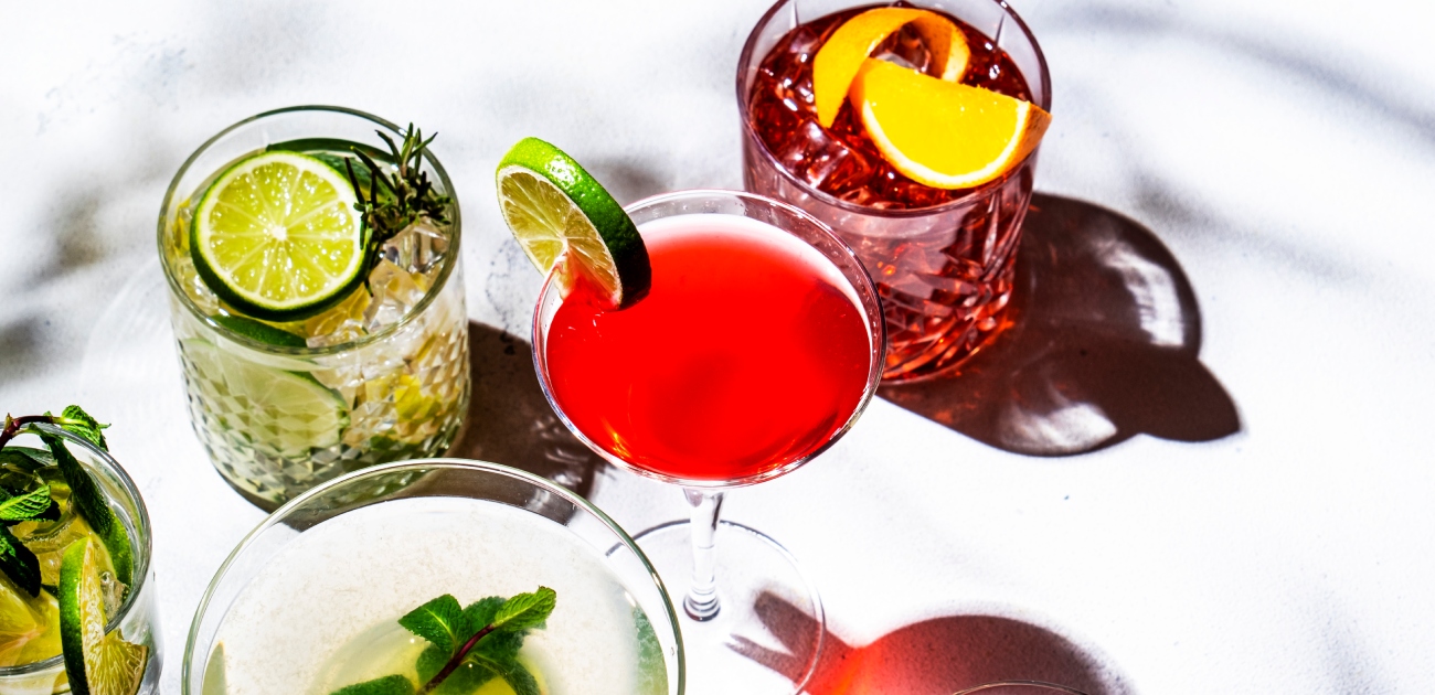 بعد أن اكتسب شهرة كبيرة على تيك توك: ما هو كوكتيل الكورتيزول؟ وهل يستحق التجربة؟