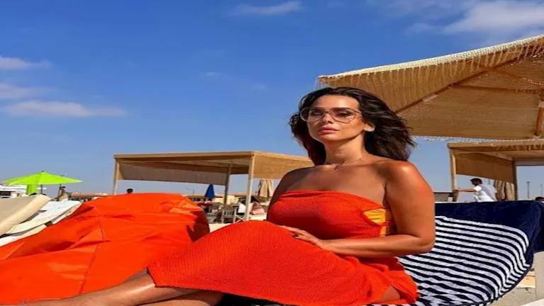 بملابس البحر وإطلالات جريئة .. 20 صورة لـ إيمان العاصي أثارت تفاعلا