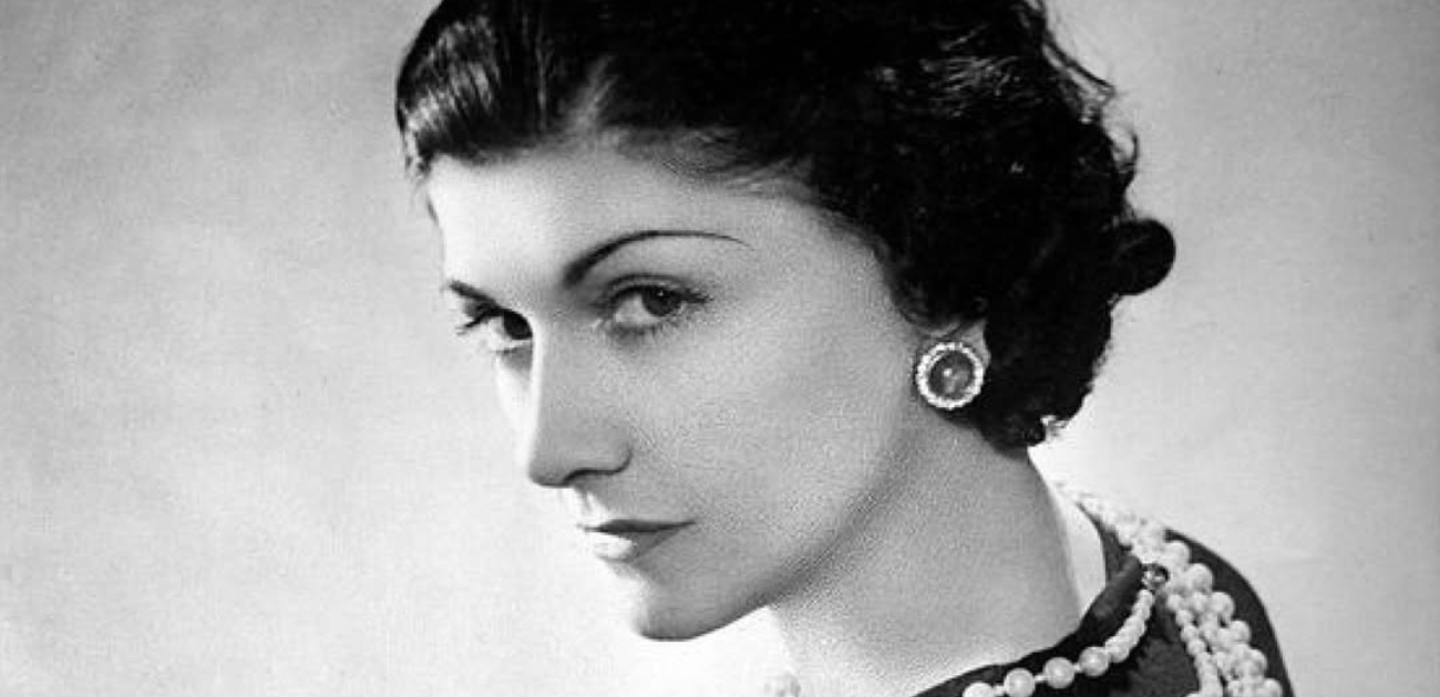 اشهر مصممين الازياء الذي غيروا الموضة عبر التاريخ