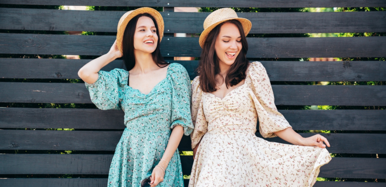 كيف تحوّلين إطلالة الشاطئ إلى عشاء مسائي