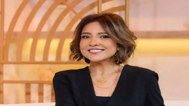 مي كساب تشيد بـ أبطال مسرحية البقاء للأصيع.. وتوجه رسالة لـ تركي آل الشيخ