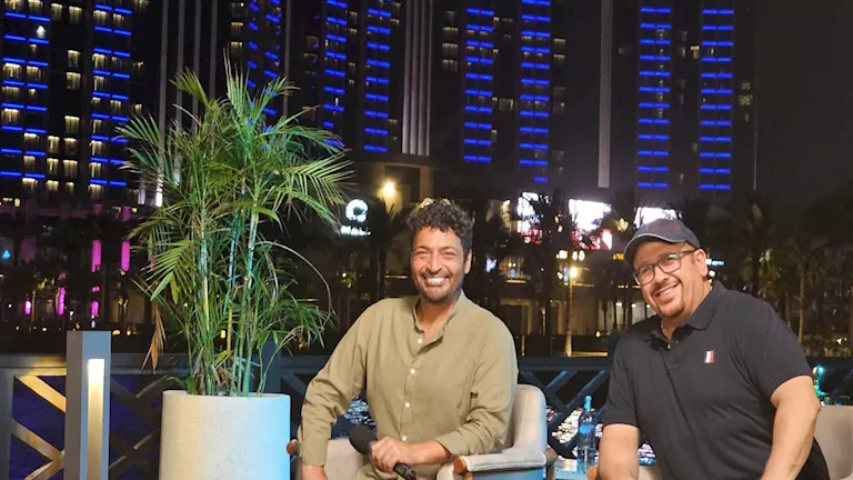 هشام عباس ومحمد فؤاد.. تفاصيل حفل نجوم التسعينات في المسرح الروماني