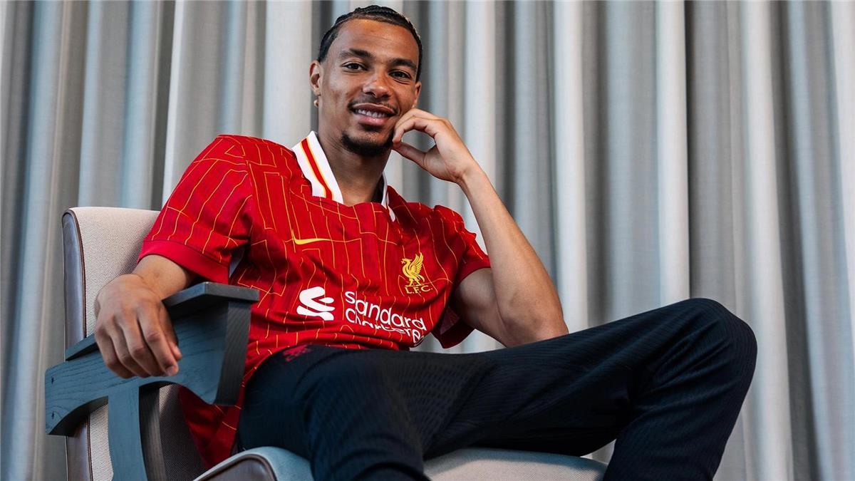 هوجو إيكتيكي لاعب ليفربول