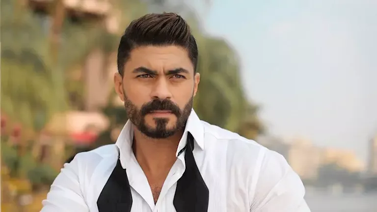 خالد سليم يوجه رسالة رومانسية لزوجته بمناسبة عيد ميلادها (فيديو)