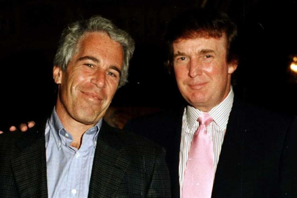 لجنة الرقابة الأمريكية تكشف عن تطورات جديدة في قضية «إبستين».. ونائب ترامب يعلق