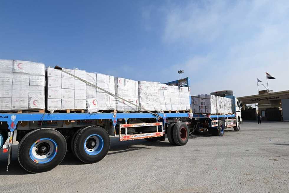 8 قوافل محملة بالمساعدات الإماراتية إلي قطاع غزة خلال أسبوعين