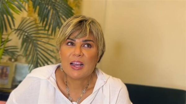 مفيدة شيحة باكية توجه رسالة مؤثرة لنفسها في عيد ميلادها الـ54
