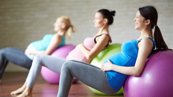 خبير نساء وتوليد: الباراسيتامول آمن للحوامل ولا يسبب التوحد للأطفال