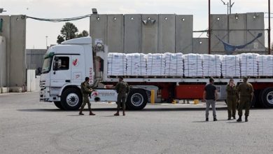 مصر تواصل إرسال المساعدات إلى قطاع غزة بتنسيق قطري