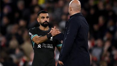 لاعب آرسنال السابق: محمد صلاح مظلوم.. ولاعبو ليفربول لا يفهمون سلوت