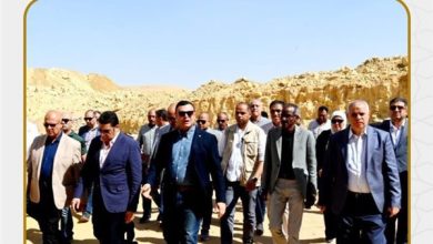 وزير الإسكان يتفقد مشروع سكن مصر ومحطة رفع صرف صحى بالقاهرة الجديدة