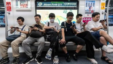 دعوا لعدم الزواج وحياة أقل عملًا.. الصين تُعاقب «المتشائمين»