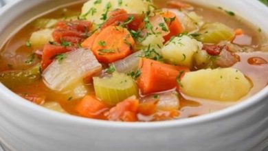 طريقة عمل شوربة الخضار.. وجبة شتوية مثالية لتدفئة الجسم وتعزيز المناعة