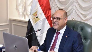 بالصور.."العمل" تواصل اختبارات المتقدمين لوظائف النجارة بدولة الإمارات