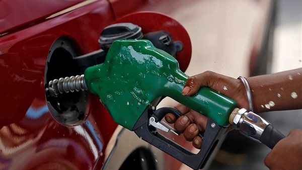 لماذا رفعت الحكومة أسعار البنزين والسولار؟.. تحرك لضبط الدعم