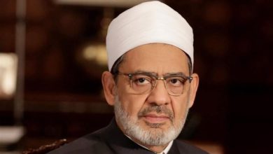 شيخ الأزهر يعزي وزير الداخلية في وفاة السيدة الكريمة والدة زوجته