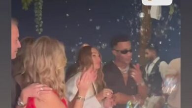 رغم وفاة والده .. محمد رمضان يشارك إحدي صديقاته حفل عيد ميلادها