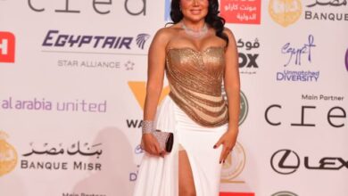 رانيا يوسف تتألق بإطلالة جرئية ومثيرة على ريد كاربت مهرجان القاهرة 2025