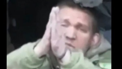 جندي أوكراني يتوسل لمشغل مسيرة روسية ألا يقتله.. والأخير يتخذ قراره l فيديو