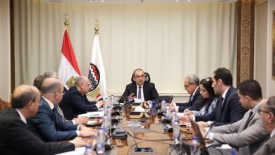 وزير قطاع الأعمال العام يجتمع بالرؤساء التنفيذيين للشركات القابضة